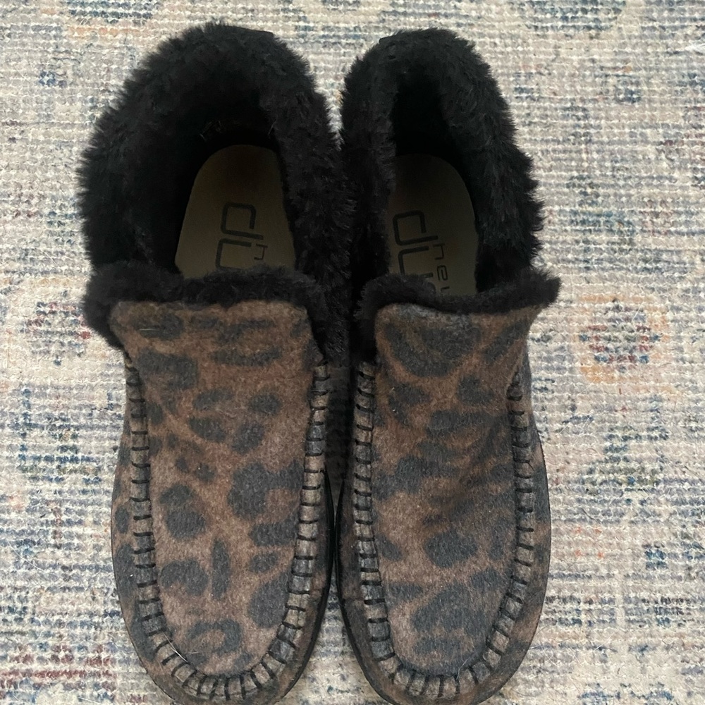 Hey dude slip ons. Like new. So cute but they don’t fit